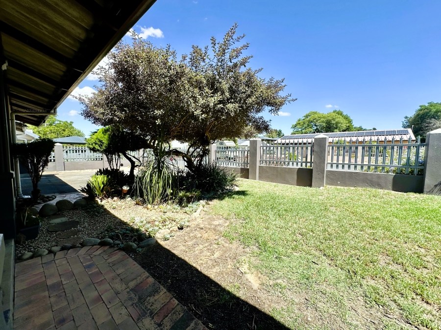 4 Bedroom Property for Sale in Panorama Western Cape